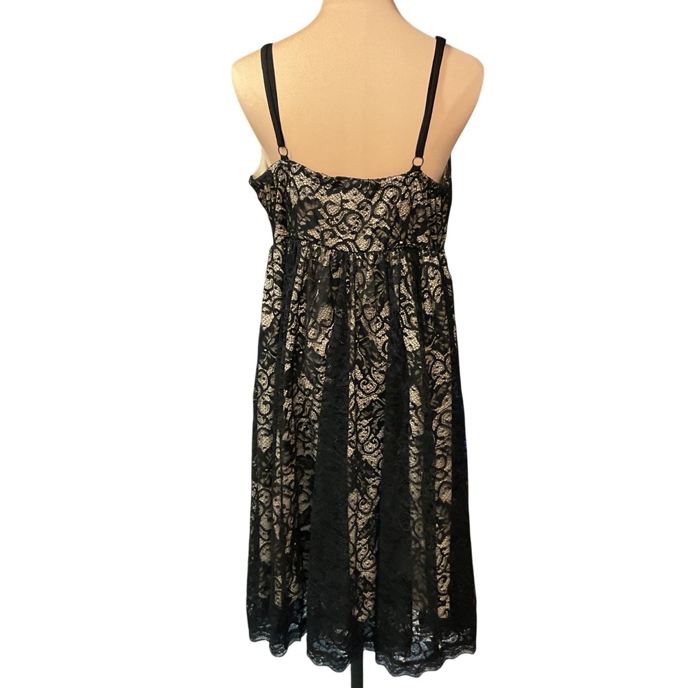 torrid Women's Lace Floral Overlay Nude Underneath Surplice Midi Dress Size 1X - Picture 5 of 9